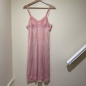 Women’s Reitman’s Brand Vintage Elegant Pink Lace Slip Nightgown Dress Size M